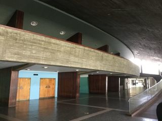 650x_47759790hall.jpg